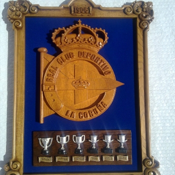 ESCUDO DEPORTIVO CON MARCO