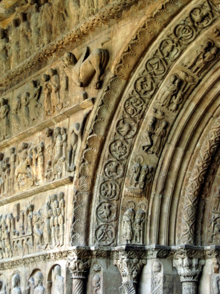 portada del Monasterio de Ripoll en Girona